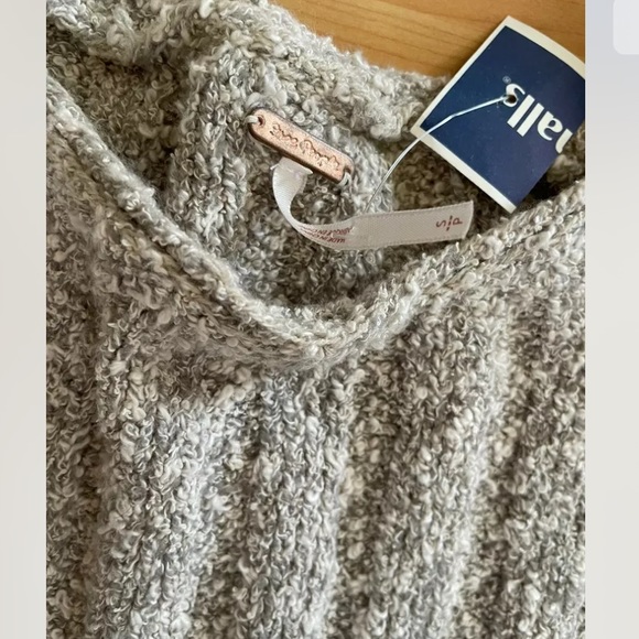NEW FREE PEOPLE Good day light gray pullover size S crop over sized casual J21. - Picture 4 of 5